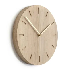 Watch:Out väggklocka ek, ek-mässing